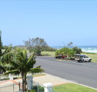Breakers 1 / 5 at Yamba - Accommodation Redcliffe