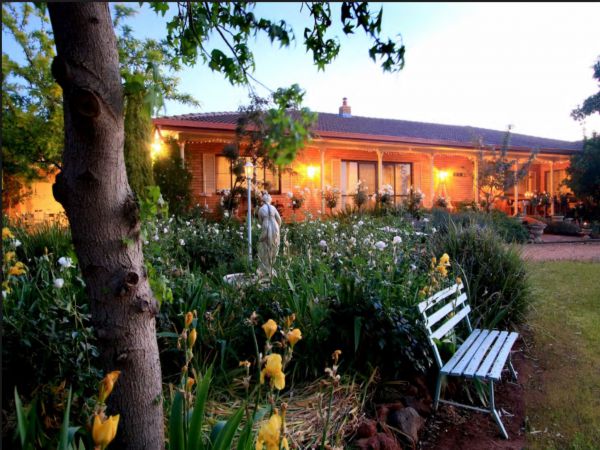 Dubbo NSW Accommodation Redcliffe
