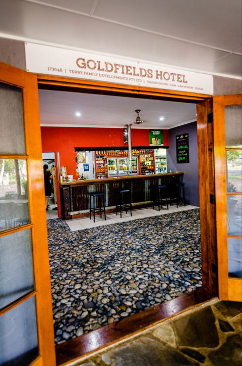 Goldfields Hotel And Finnigan's Rest - Accommodation Redcliffe 3