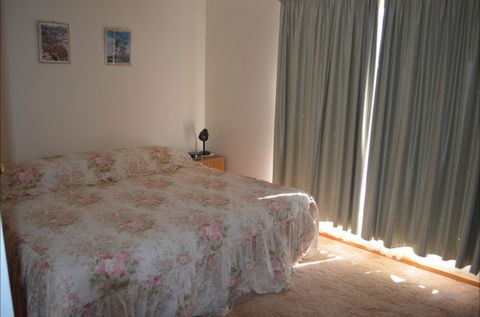 Hillview - Accommodation Redcliffe 2