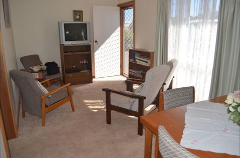 Hillview - Accommodation Redcliffe 3