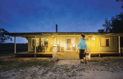 Lavender Vale Cottage - Accommodation Redcliffe 2