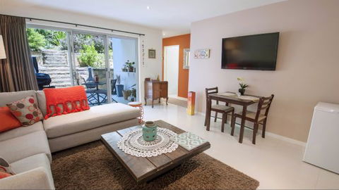 Lake View Elizabeth Beach - Accommodation Redcliffe 0