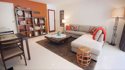 Lake View Elizabeth Beach - Accommodation Redcliffe 1