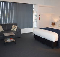 Penguin Seaside Motel - Accommodation Redcliffe