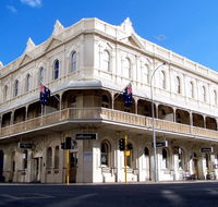 The Melbourne Hotel - Accommodation Redcliffe