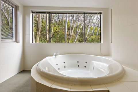 Altezza 1570 By Alpine Boutique Apartments - Accommodation Redcliffe 4