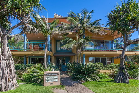 Apartment Three Surfside - Ocean Views - Accommodation Redcliffe 0
