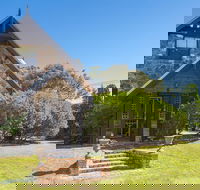 Bonn Abbey - Accommodation Redcliffe
