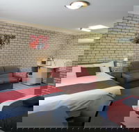 Cowra Crest Motel - Accommodation Redcliffe