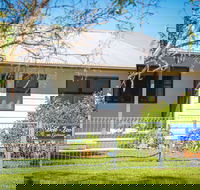 Dell-Lee Cottage - Accommodation Redcliffe
