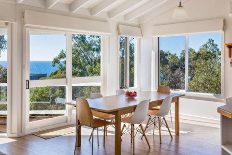 Eagle Heights - Accommodation Redcliffe 4