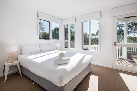 Eagle Heights - Accommodation Redcliffe 7