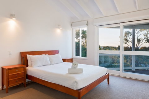 Eagle Heights - Accommodation Redcliffe 8