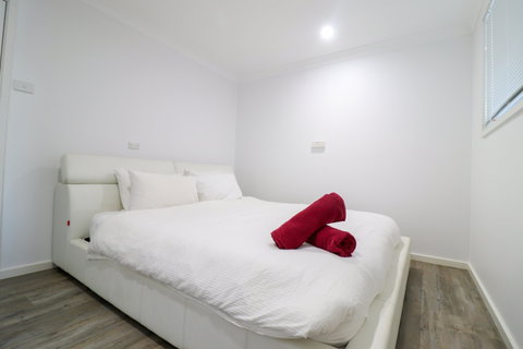 El Lago Jetty - Accommodation Redcliffe 6