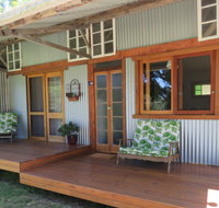 Fig Tree Retro Studio - Accommodation Redcliffe