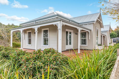 Grandview Accommodation - The Elm Tree Apartments - Accommodation Redcliffe 1