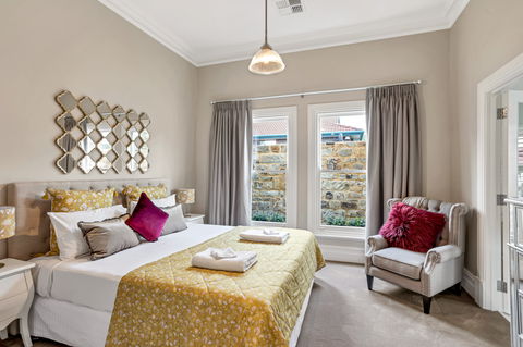 Grandview Accommodation - The Elm Tree Apartments - Accommodation Redcliffe 2