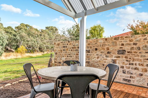 Grandview Accommodation - The Elm Tree Apartments - Accommodation Redcliffe 4