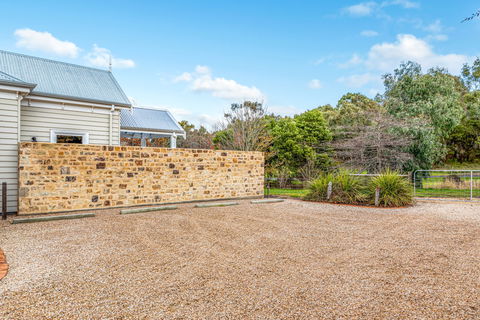 Grandview Accommodation - The Elm Tree Apartments - Accommodation Redcliffe 7