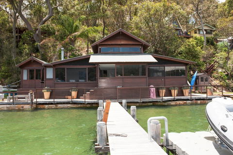 Scotland Island Retreat - Accommodation Redcliffe 6