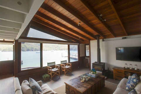 Scotland Island Retreat - Accommodation Redcliffe 7