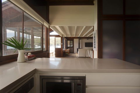 Scotland Island Retreat - Accommodation Redcliffe 8