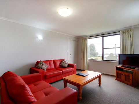 Tamar River Villas - Accommodation Redcliffe 1