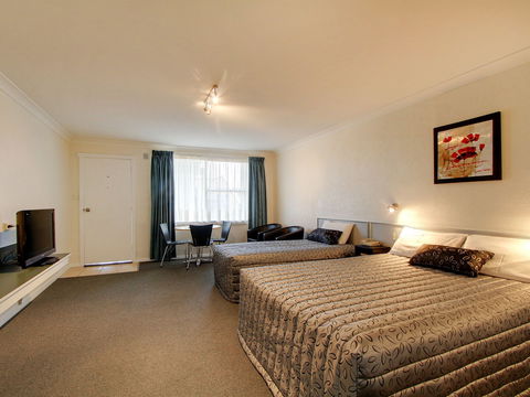 Tamar River Villas - Accommodation Redcliffe 2