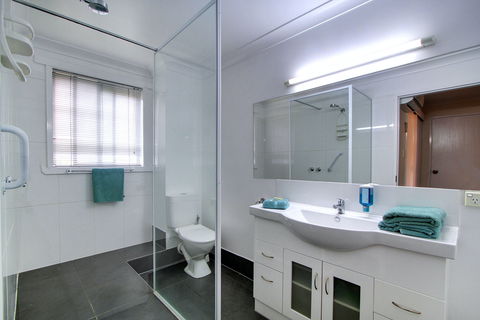 Tamar River Villas - Accommodation Redcliffe 3