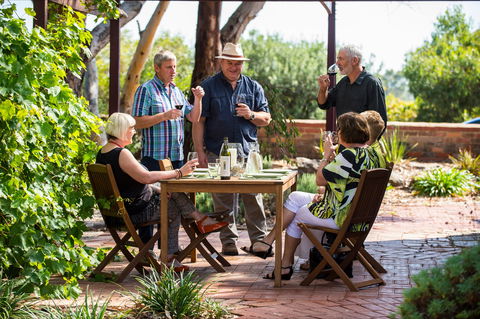 The Creek Cottage - Accommodation Redcliffe 6