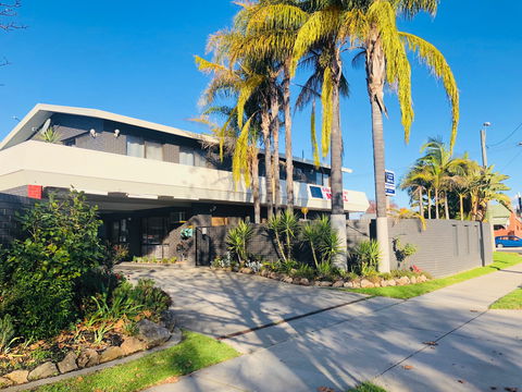 Albury Garden Court Motel - Accommodation Redcliffe 0