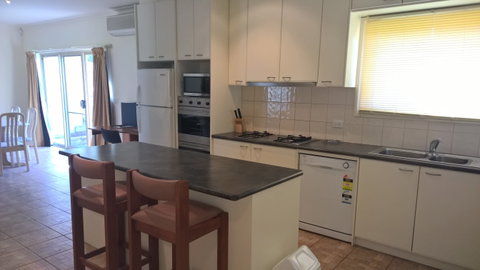 Apartments Of Waverley - Accommodation Redcliffe 6