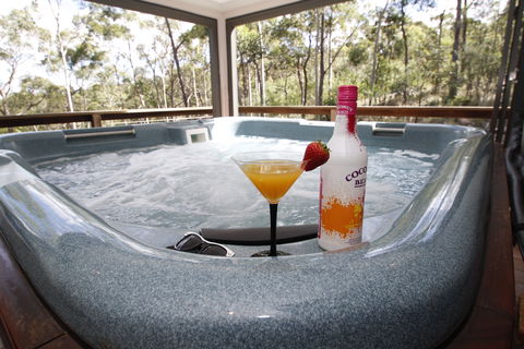 Banjos Bushland Retreat - Accommodation Redcliffe 2