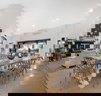 Barefoot at Broke - Accommodation Redcliffe