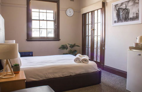 Campsie Hotel - Accommodation Redcliffe 1