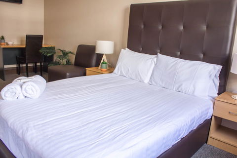 Campsie Hotel - Accommodation Redcliffe 2