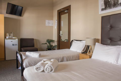 Campsie Hotel - Accommodation Redcliffe 4