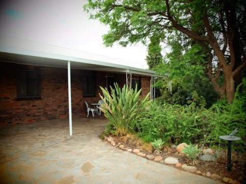 Capon Cottage - Accommodation Redcliffe 2