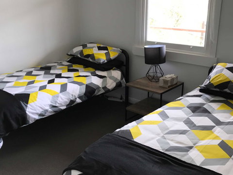 Derby Digs Cottage - Accommodation Redcliffe 2