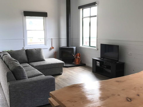 Derby Digs Cottage - Accommodation Redcliffe 4