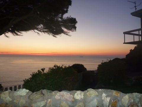 Eagle Heights Holiday Units - Scenic Unit - Accommodation Redcliffe 9