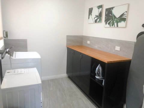 Eight Spence - Accommodation Redcliffe 3