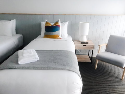 Eight Spence - Accommodation Redcliffe 4