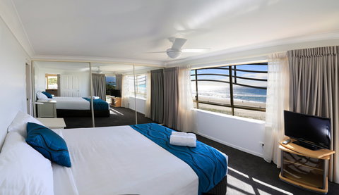 Golden Riviera Beach Resort - Accommodation Redcliffe 9