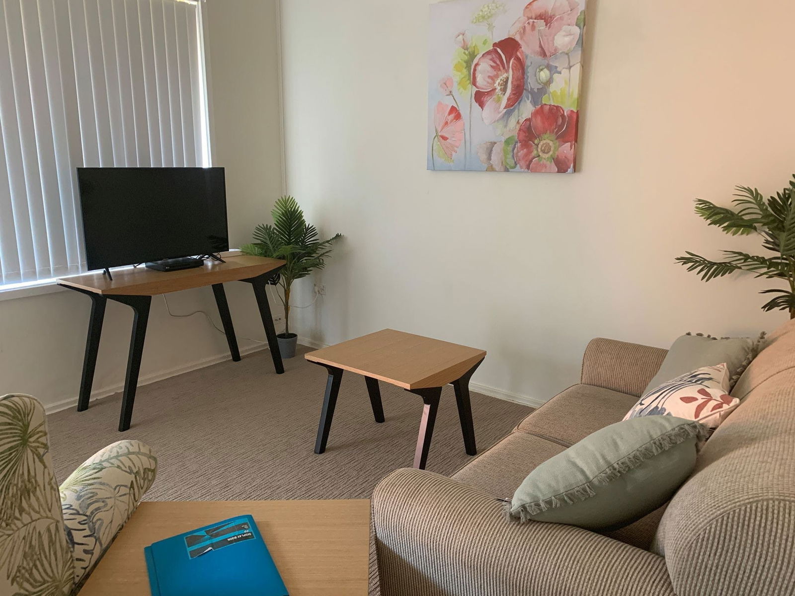Lake Heights NSW Accommodation Redcliffe