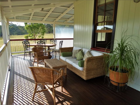 Loughmore House And Cottage - Accommodation Redcliffe 1