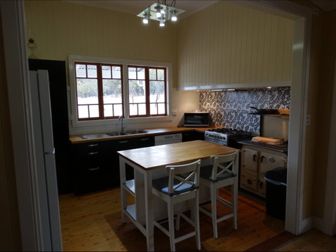 Loughmore House And Cottage - Accommodation Redcliffe 7