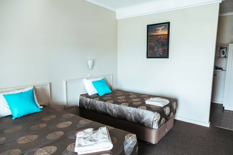 The Argent Motel - Accommodation Redcliffe 1