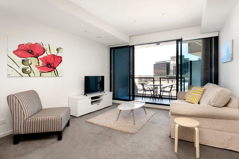 Waterfront Melbourne Apartments - Accommodation Redcliffe 1